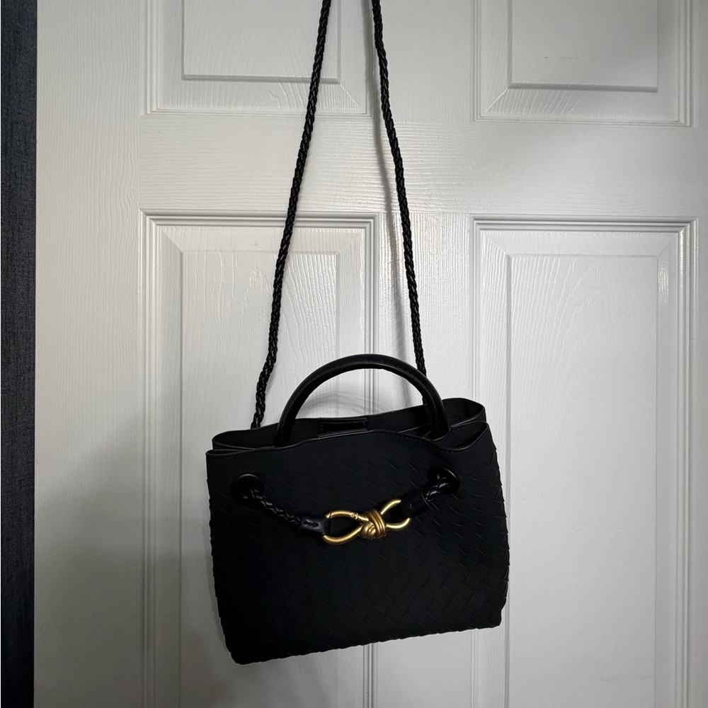 Elegant Black Woven Handbag fashion - Picture 2 of 10